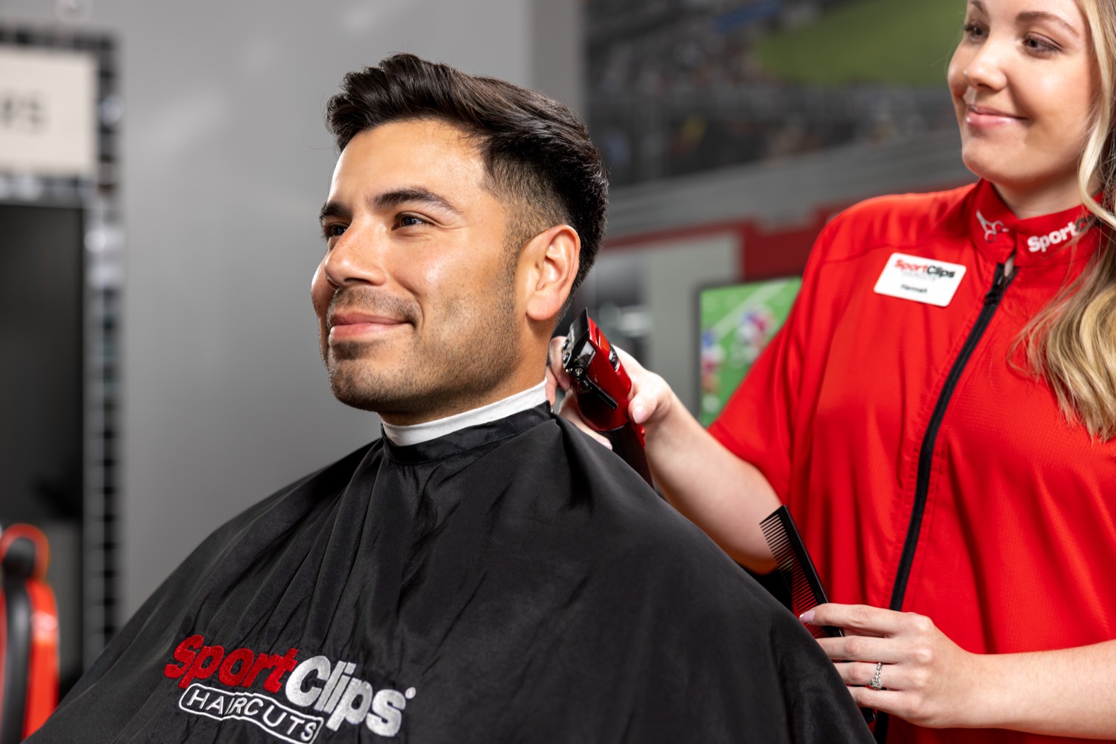 Men's haircut in progress at Encino Men's Haircuts